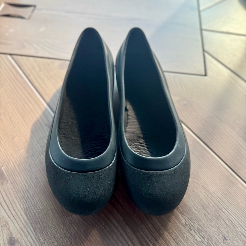 CROCS l Mammoth Lined Black Ballet Flats l Size: W8 - Picture 2 of 11